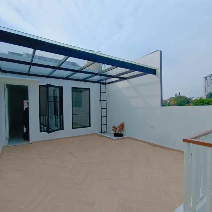 dijual rumah jalan raya bintaro jakarta