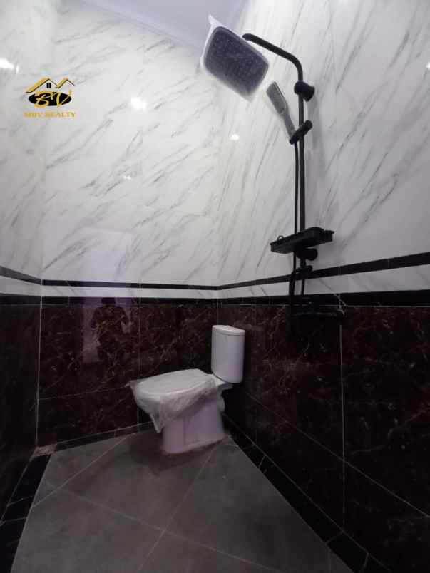 dijual rumah jalan raya kebagusan pasar