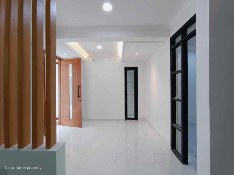 dijual rumah jalan raya komplek cinere