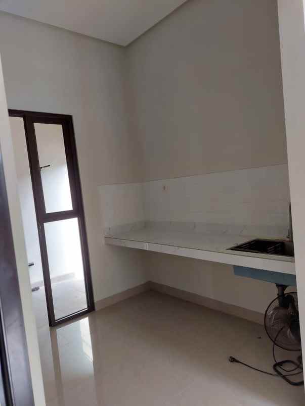 dijual rumah jalan raya paku jaya