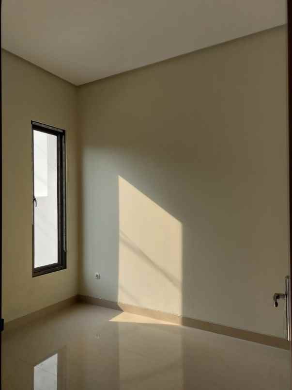 dijual rumah jalan raya paku jaya