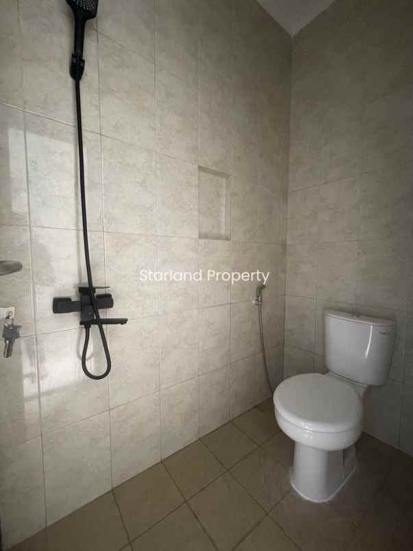 dijual rumah jalan raya serua ciputat