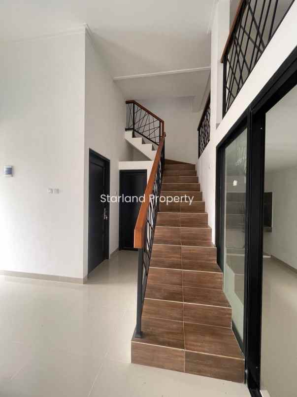 dijual rumah jalan raya serua ciputat