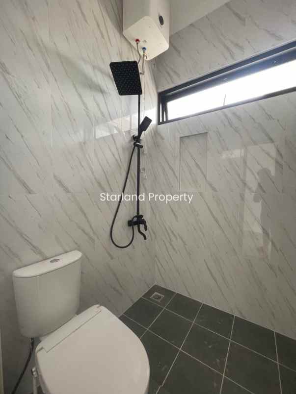 dijual rumah jalan raya serua ciputat