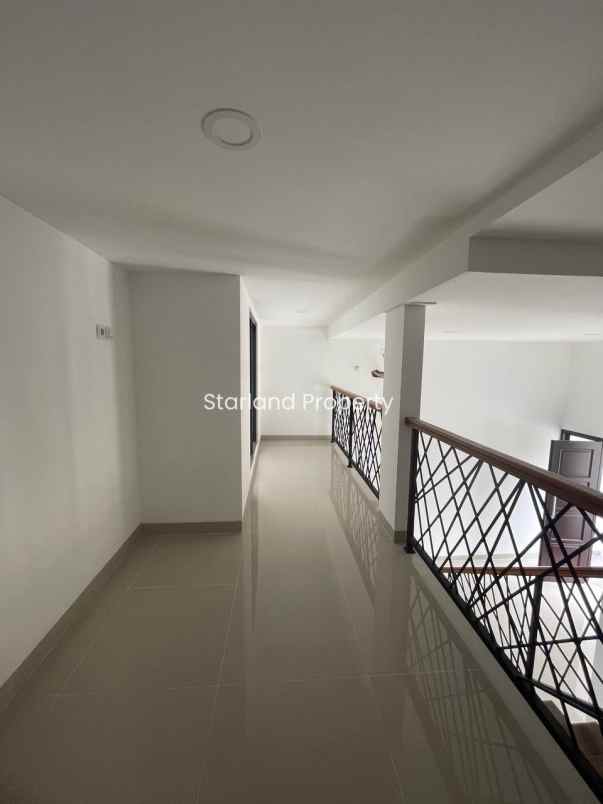 dijual rumah jalan raya serua ciputat