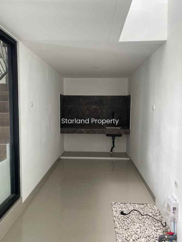 dijual rumah jalan raya serua ciputat