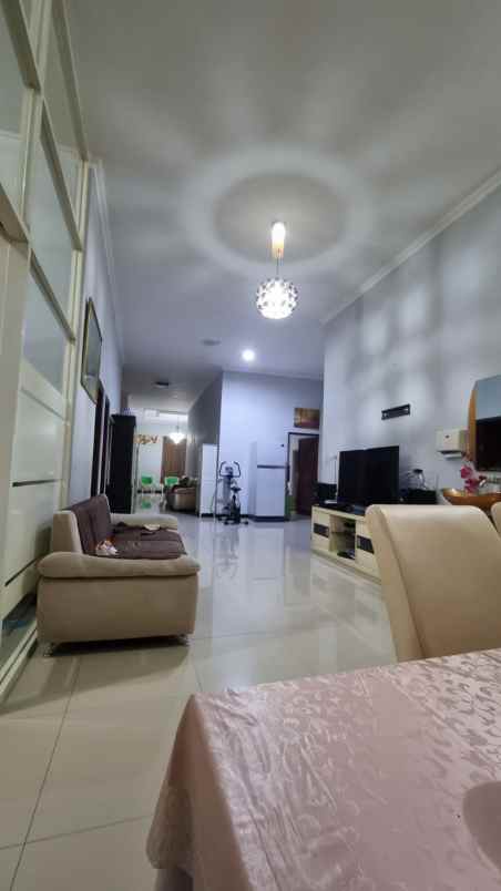 dijual rumah jalan raya tajem