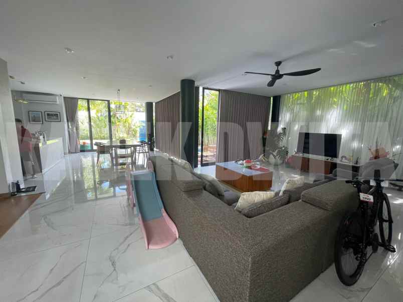 dijual rumah jalan tukad musi