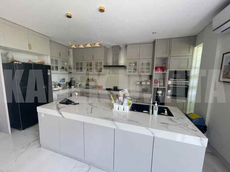 dijual rumah jalan tukad musi