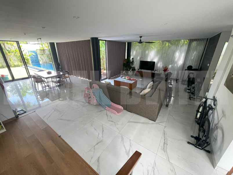 dijual rumah jalan tukad musi