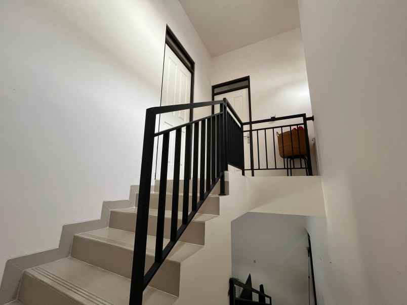 dijual rumah jatihandap