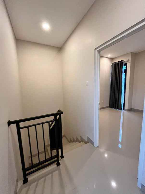 dijual rumah jatingaleh