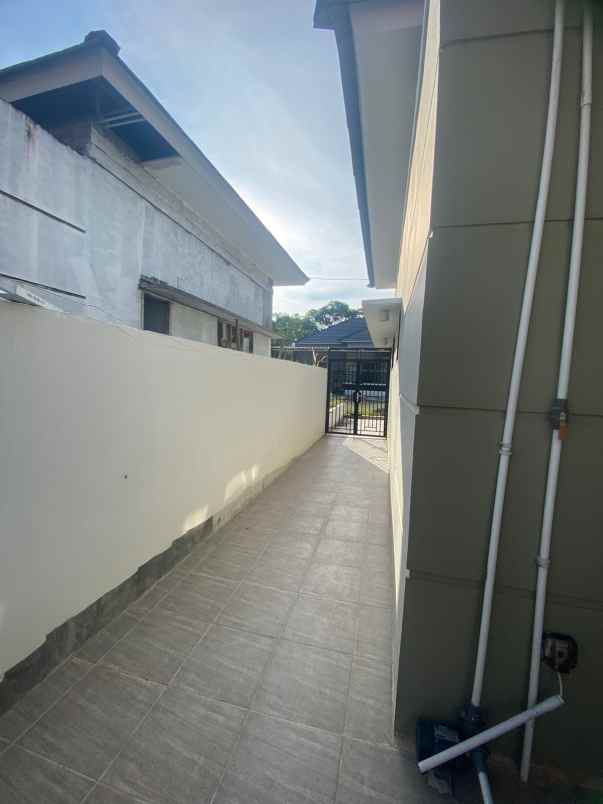 dijual rumah jl air dingin