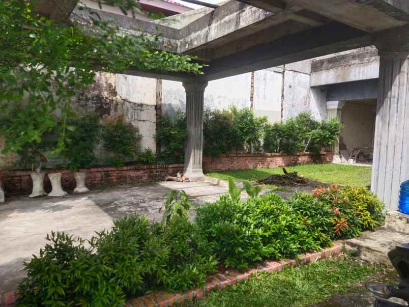 dijual rumah jl aur kuning