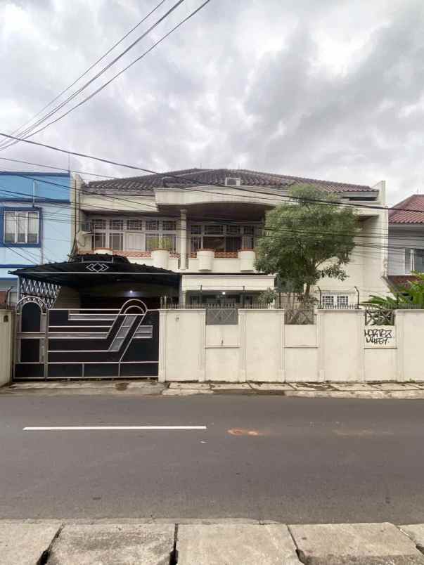 dijual rumah jl cempaka