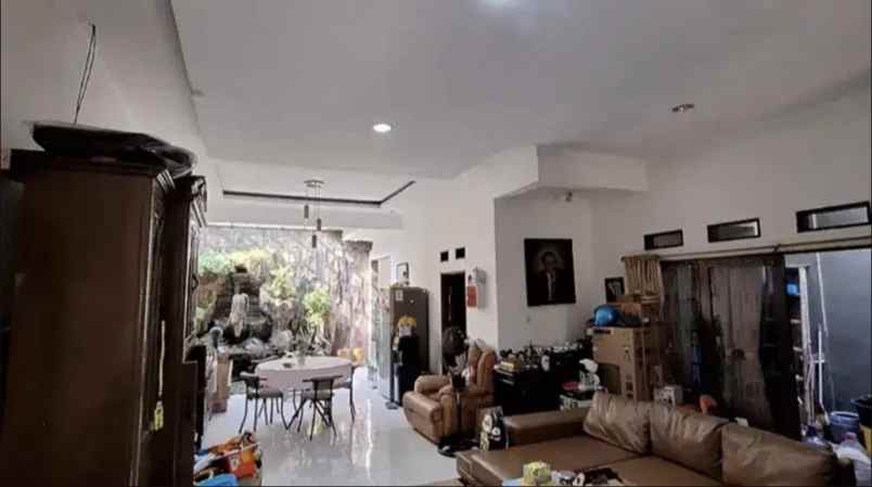 dijual rumah jl cempaka putih tengah