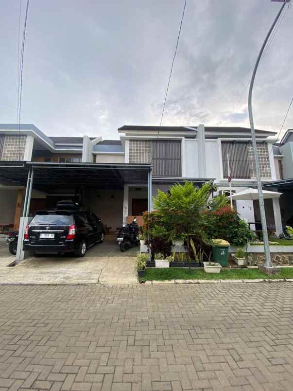 dijual rumah jl ciwaruga kec parongpong