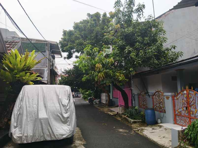 dijual rumah jl dahlia 2 no 14 rt 06 rw