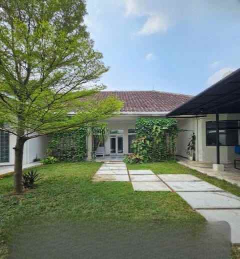 dijual rumah jl damai