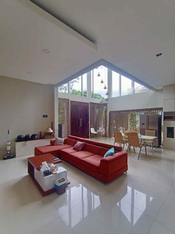 dijual rumah jl garden boulevard no