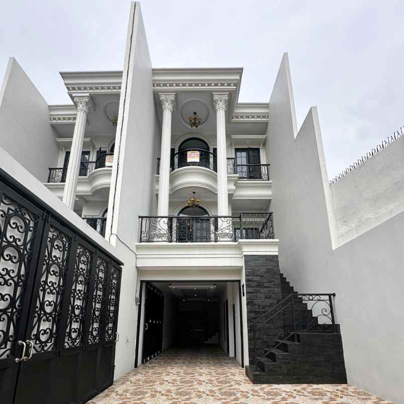 dijual rumah jl jatipadang poncol iii