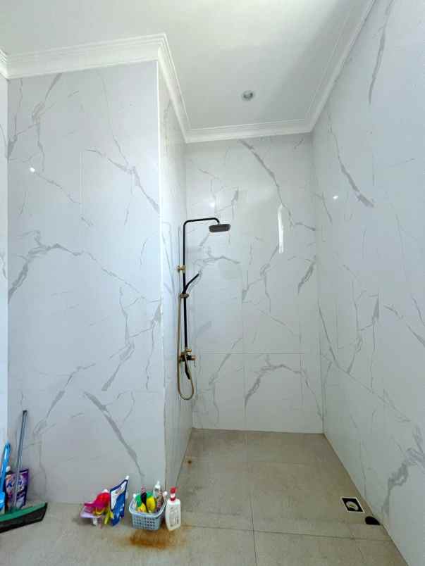 dijual rumah jl kalijati antapani