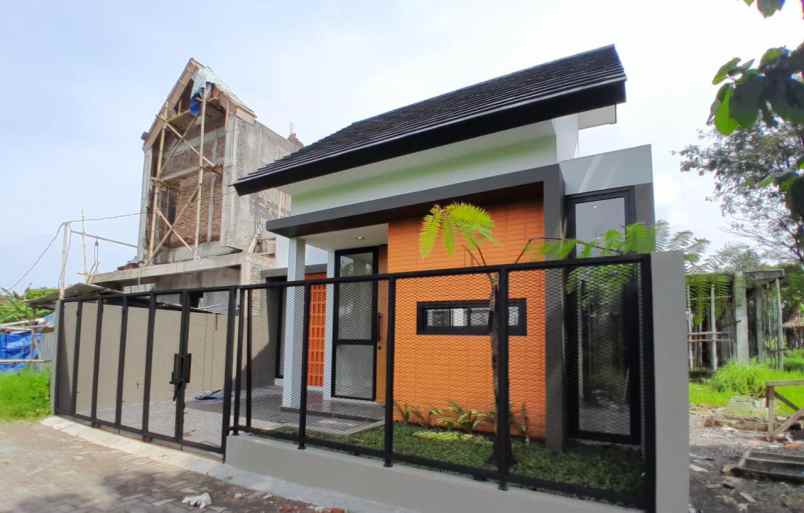 dijual rumah jl kaliurang km 11