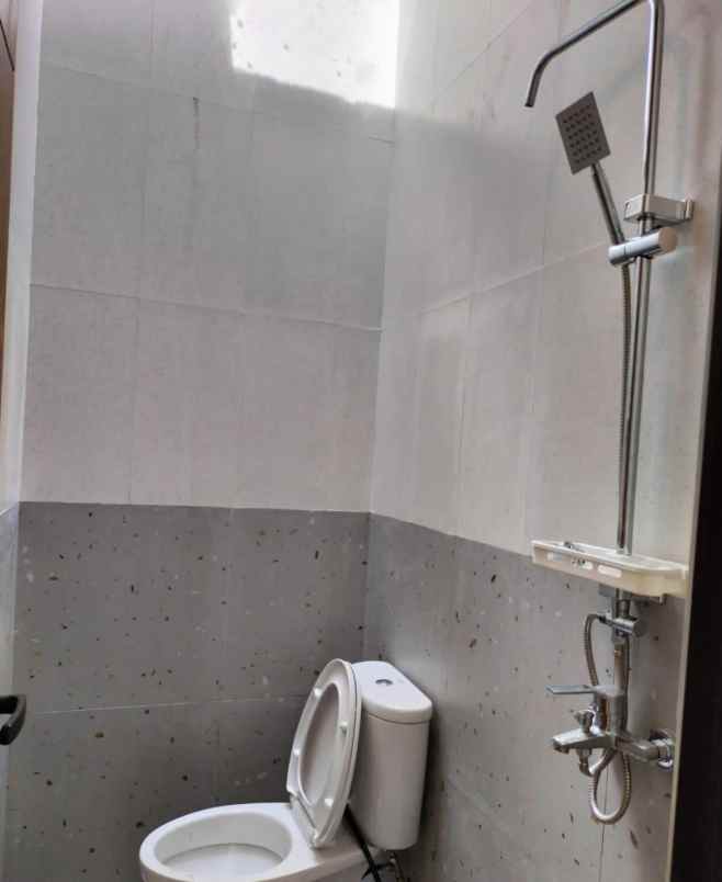 dijual rumah jl kaliurang km 11