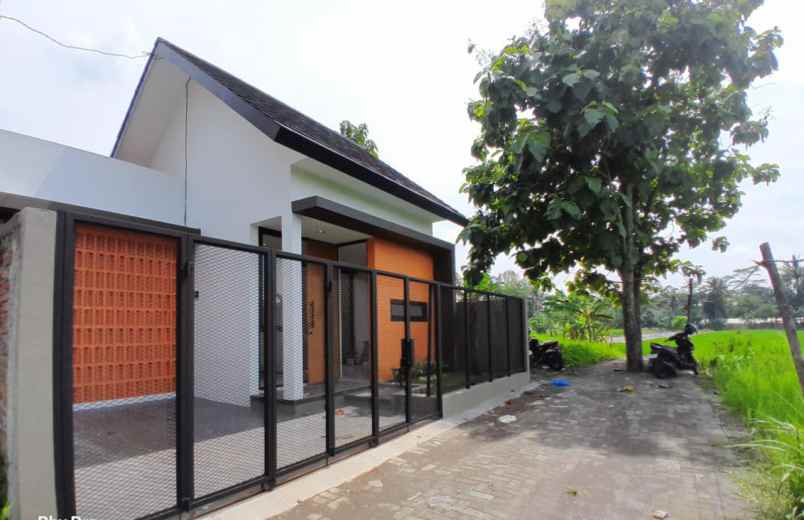 dijual rumah jl kaliurang km 11