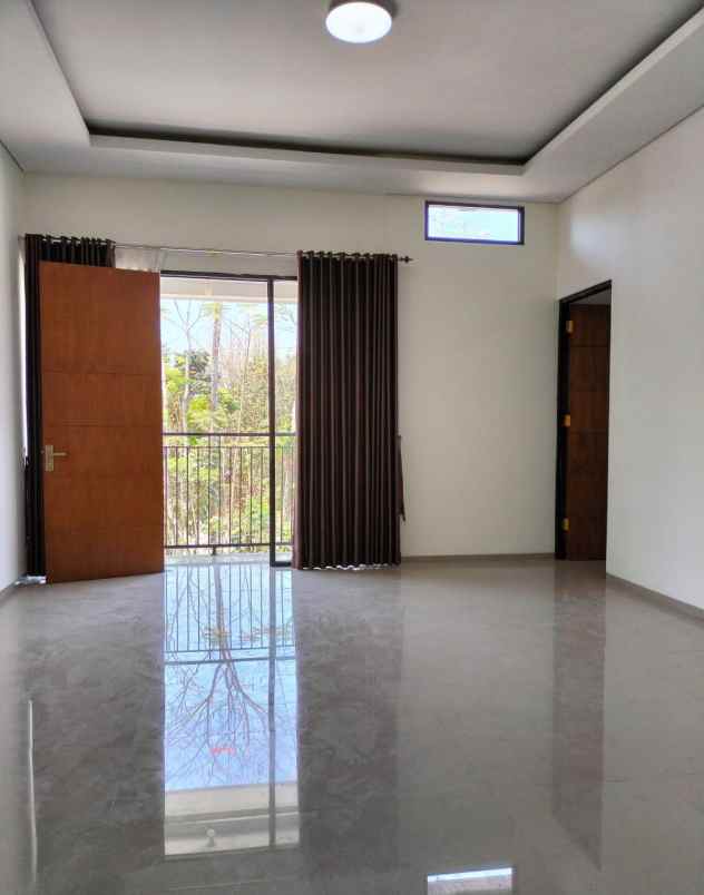 dijual rumah jl kaliurang km 13