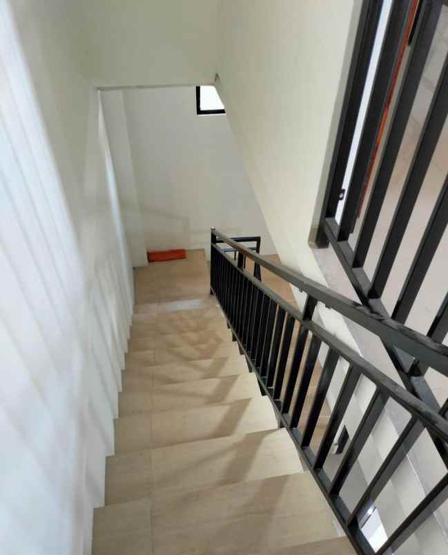 dijual rumah jl kaliurang km 13