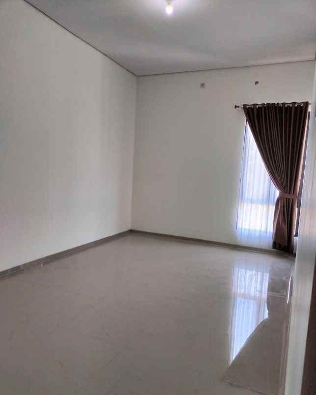 dijual rumah jl kaliurang km 13