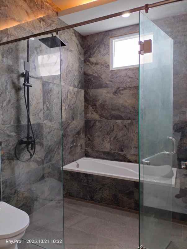 dijual rumah jl kaliurang km 9