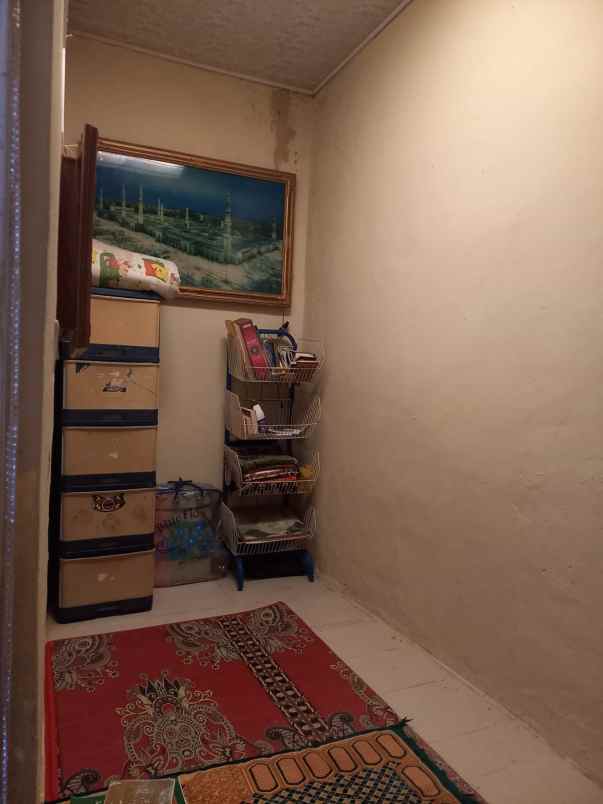 dijual rumah jl karya 1