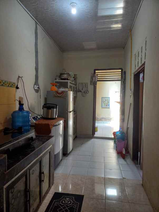 dijual rumah jl karya 1