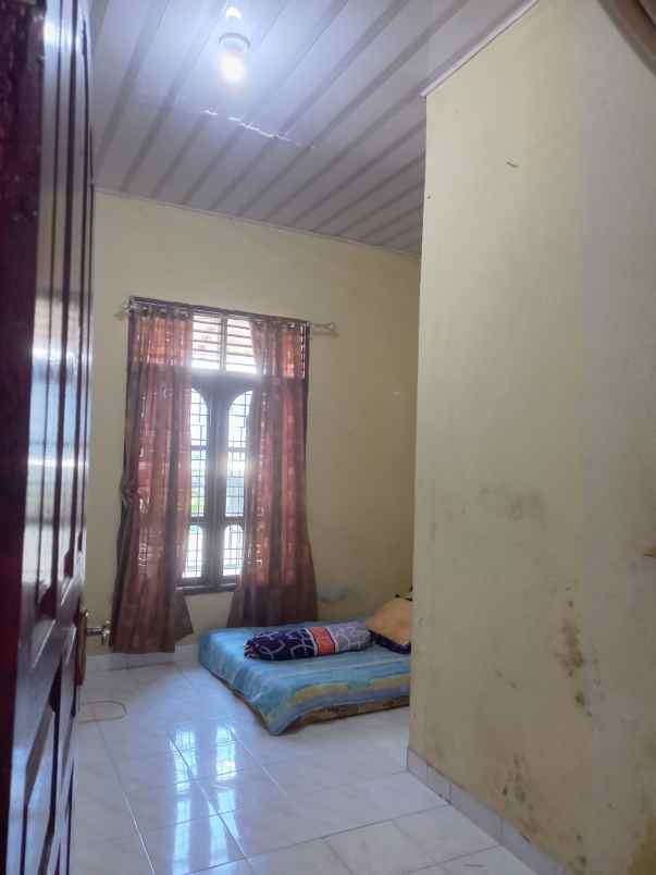 dijual rumah jl karya 1