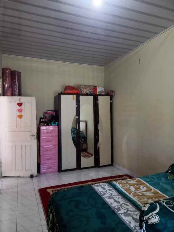 dijual rumah jl karya 1
