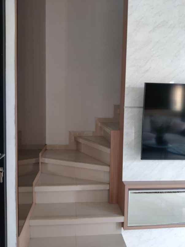 dijual rumah jl kopo sayati margahayu