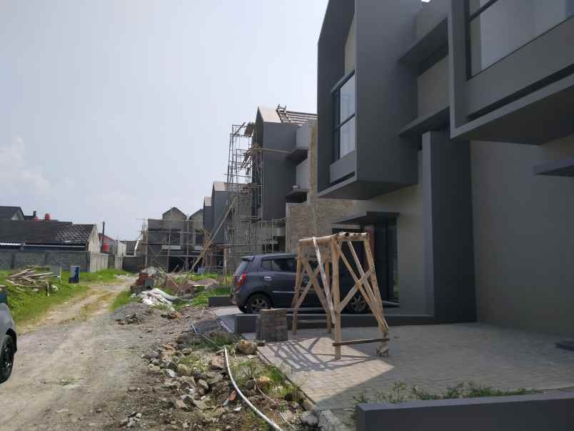 dijual rumah jl kopo sayati margahayu