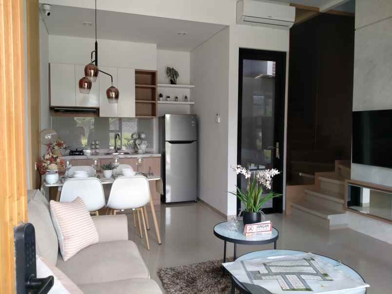 dijual rumah jl kopo sayati margahayu