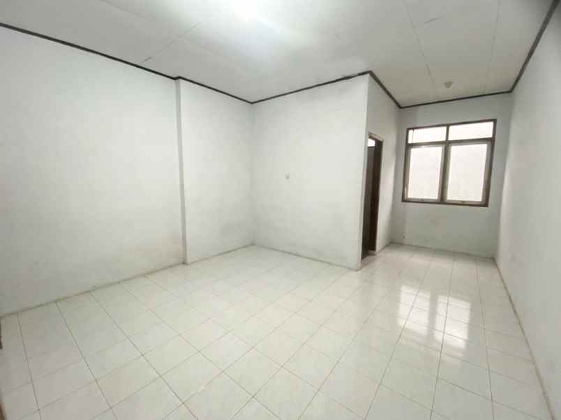 dijual rumah jl krakatau blok a5 no 4