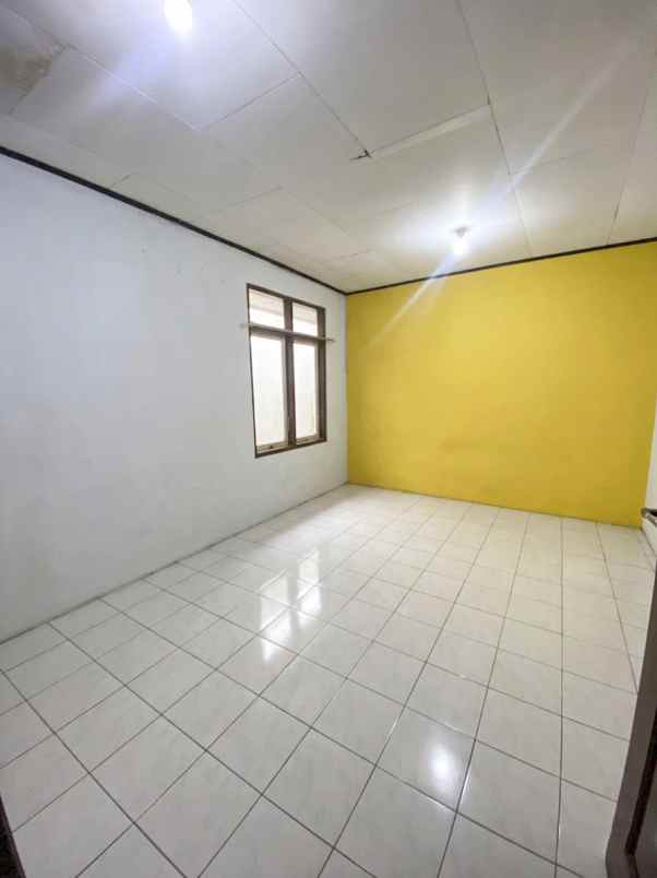 dijual rumah jl krakatau blok a5 no 4