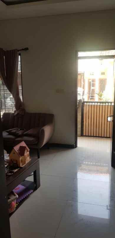 dijual rumah jl merkuri tata surya