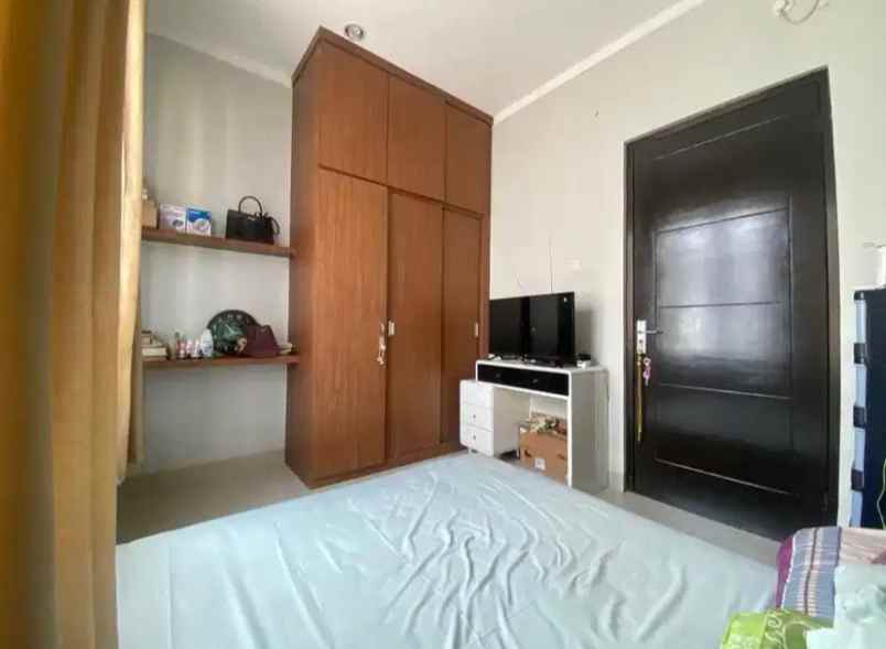 dijual rumah jl pondok kacang barat