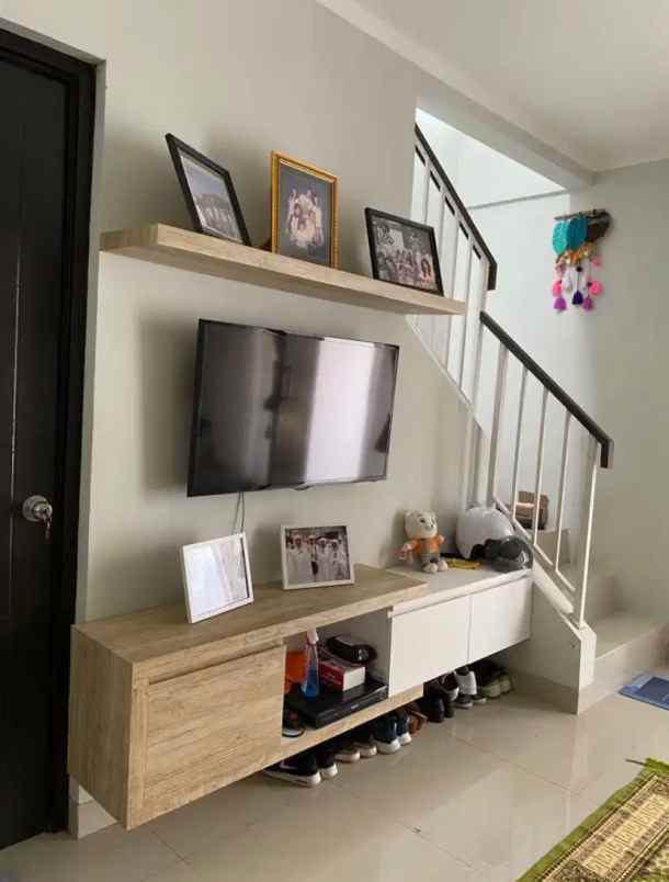 dijual rumah jl pondok kacang barat