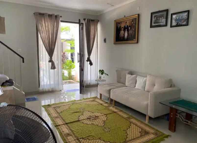 dijual rumah jl pondok kacang barat