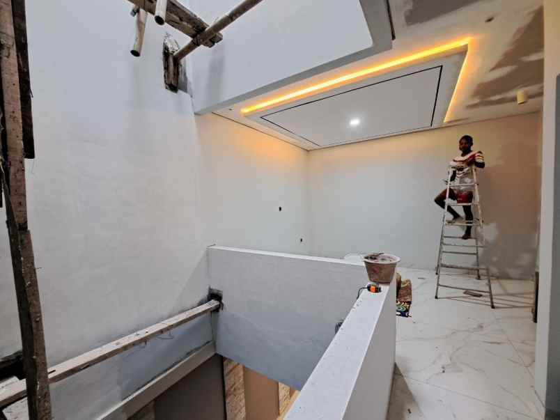 dijual rumah jl rawamangun jakarta timur