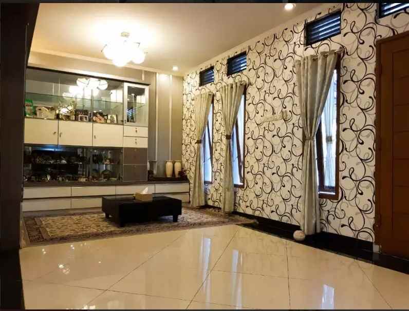 dijual rumah jl raya baru no 1 bukit