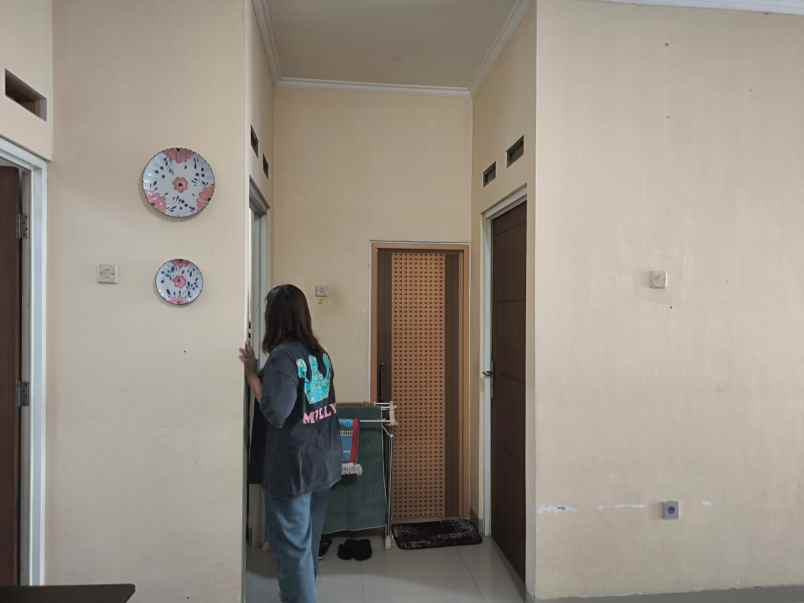 dijual rumah jl raya ciracas jakarta timur