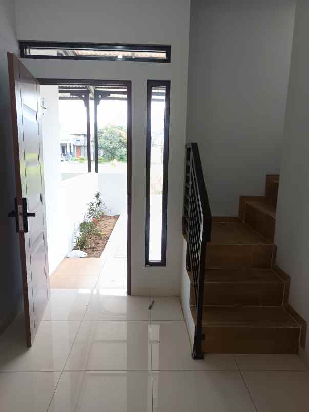 dijual rumah jl soekarno hatta no 783